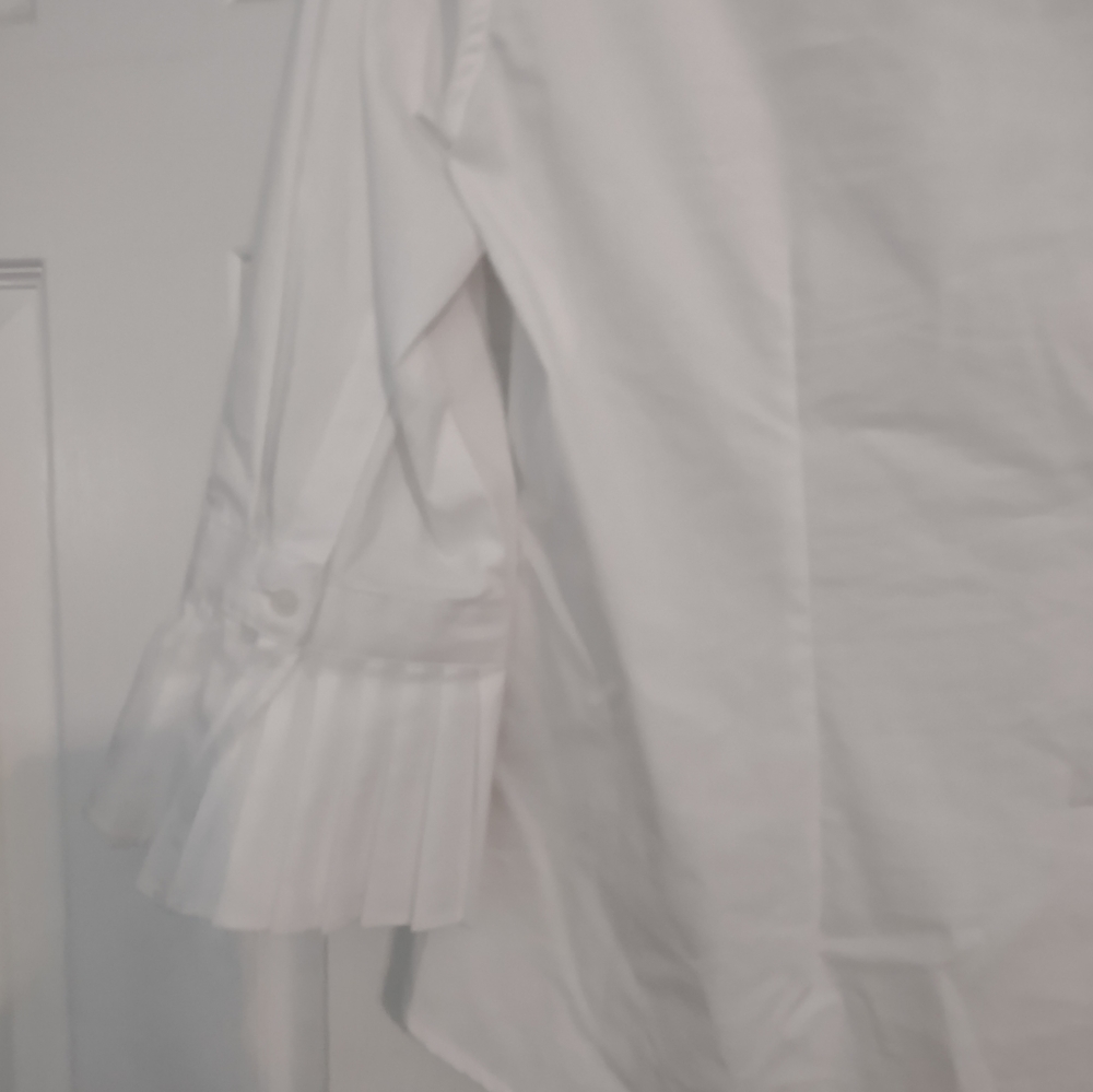 Sharagano white blouse with ruffles sleeves, Size Small